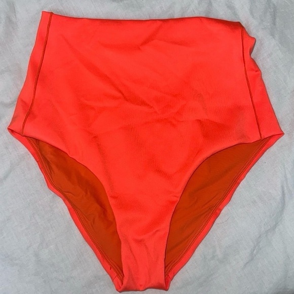 Left on Friday swimsuit bottoms - Picture 3 of 3